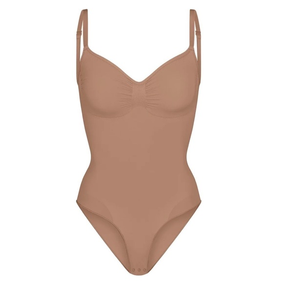 SKIMS Other - SKIMS SEAMLESS SCULPT BRIEF BODYSUIT SIENNA BROWN SIZE SMALL MEDIUM